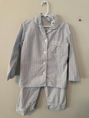 Allegria Wear Printed Pajama Set in Light Gray and White